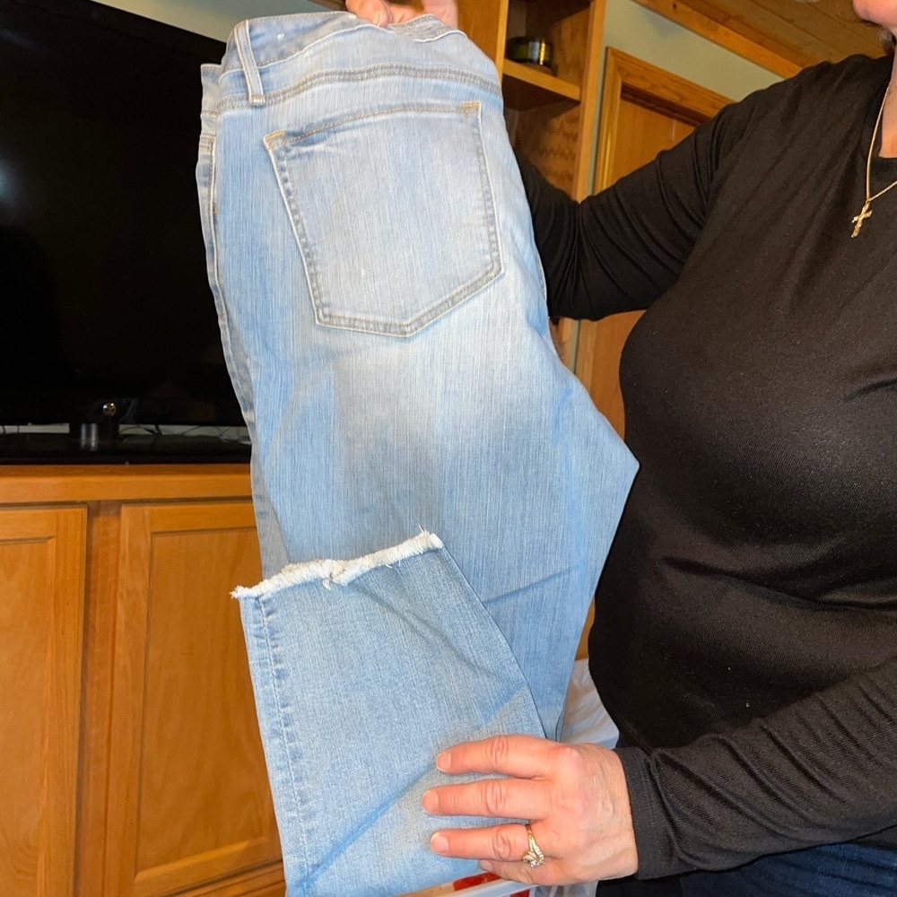 Loft Light Wash Capris - Sz 10